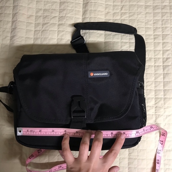 New Vanguard Camera bag + accessories - Picture 9 of 11